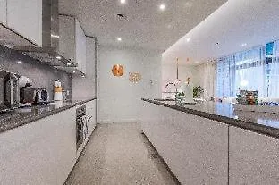Fam Living - City Walk - Urban Staycations Dubaï