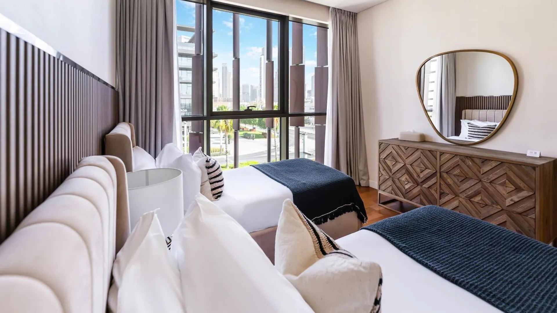 Fam Living - City Walk - Urban Staycations Dubaï