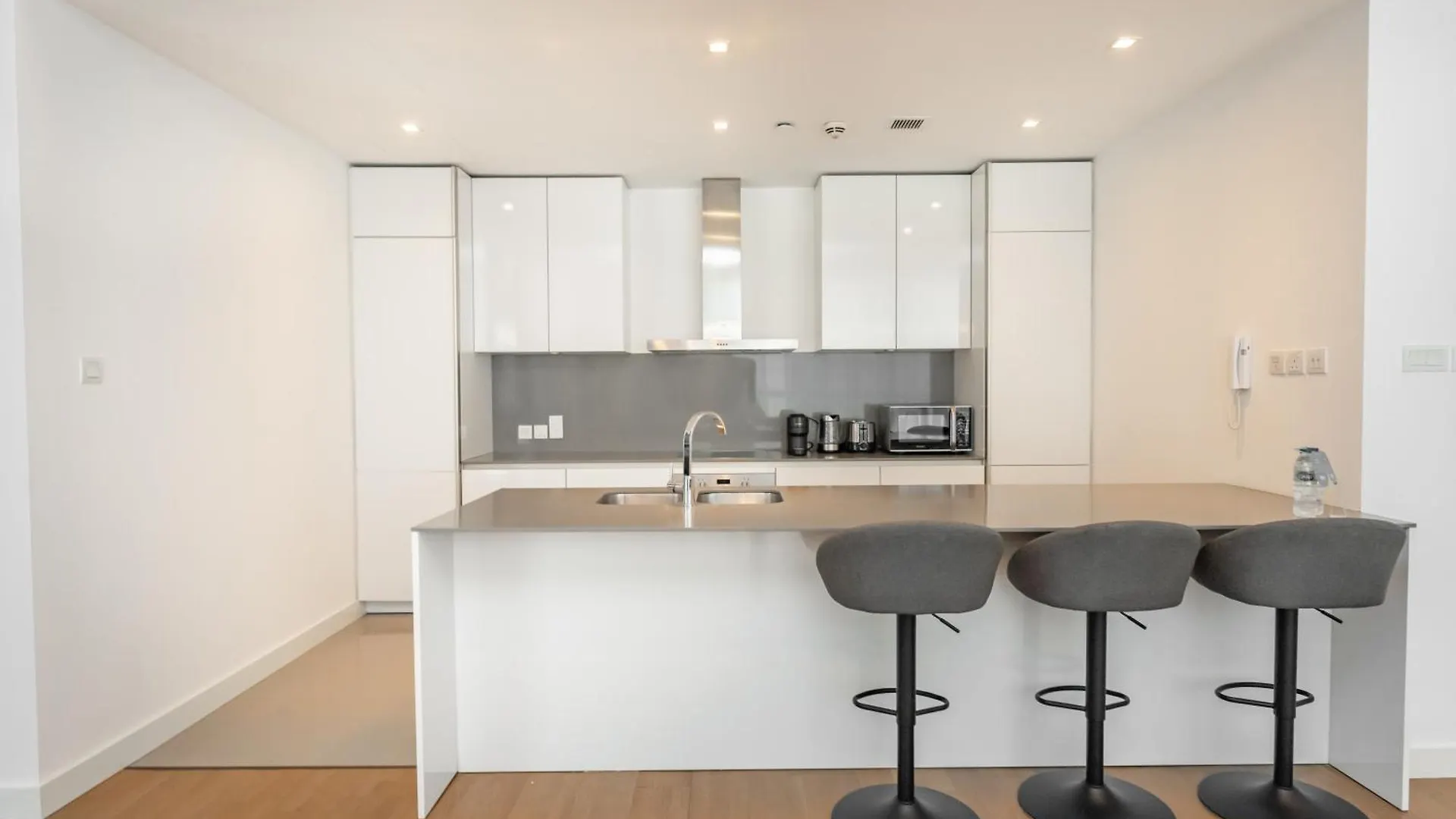 Fam Living - City Walk - Urban Staycations Dubai Apartment